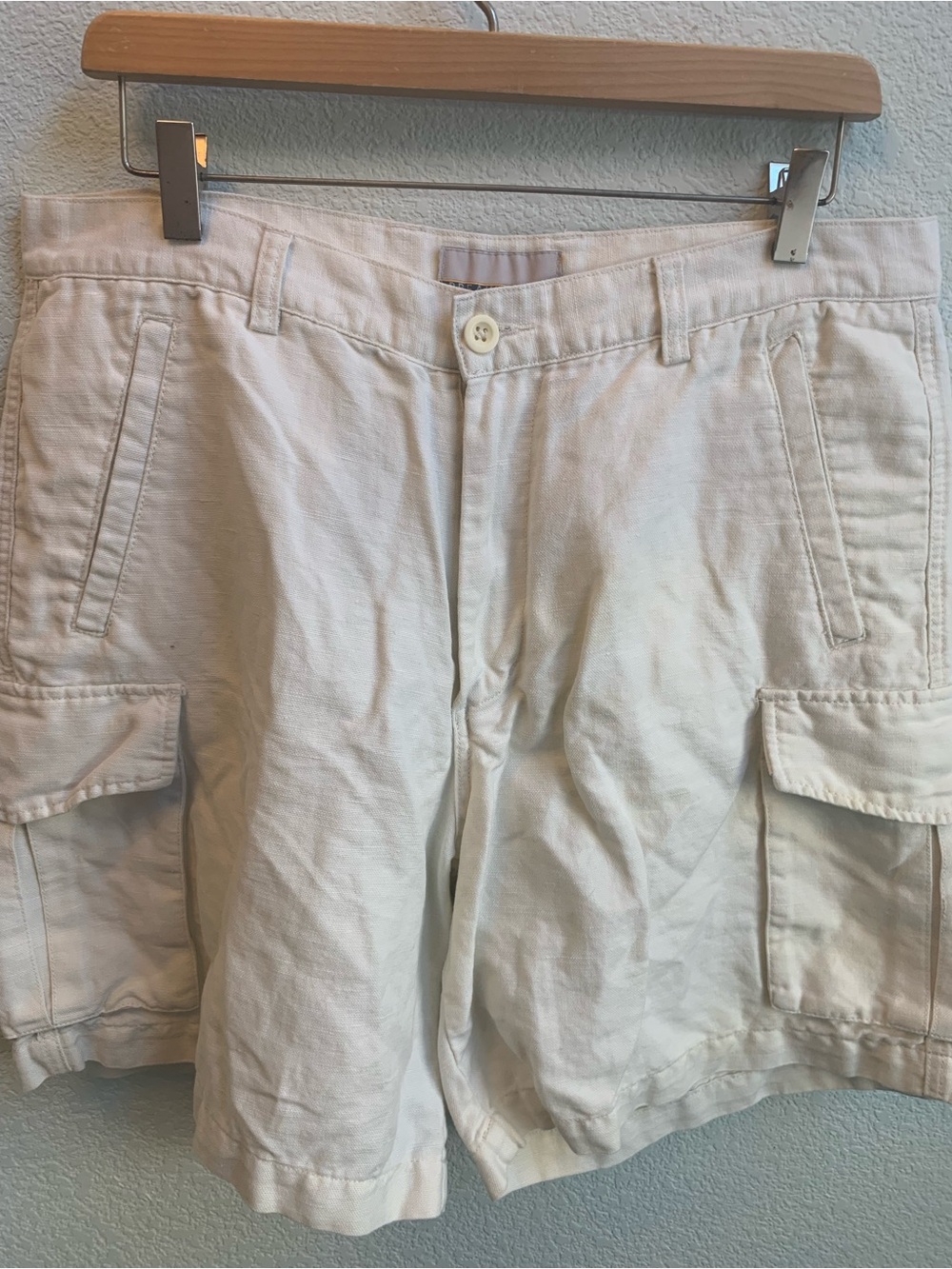 Men's Cream Cargo Shorts with Utility Pockets